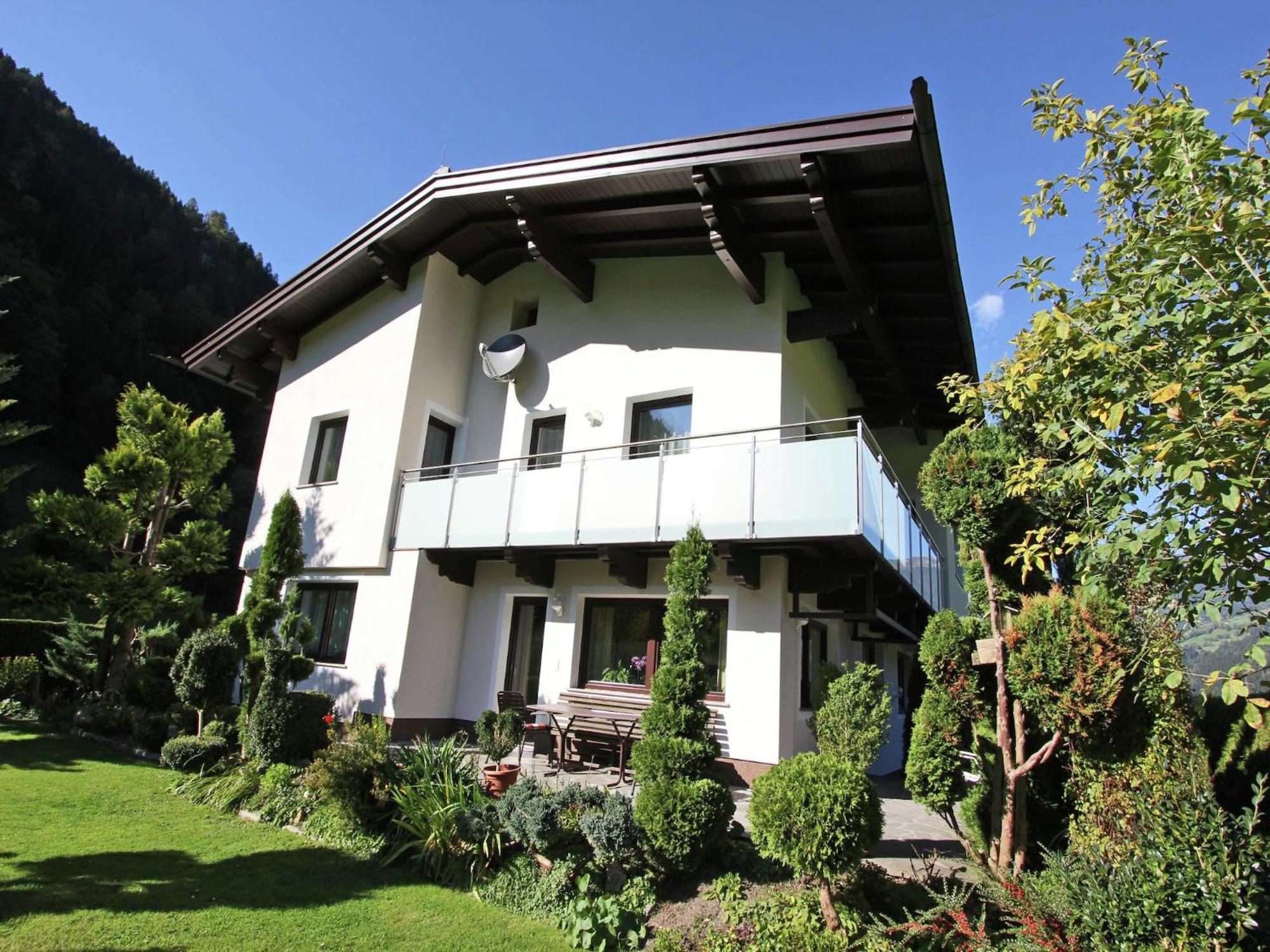 Cozy Apartment In Aschau Im Zillertal Near Ski Lift Bagian luar foto